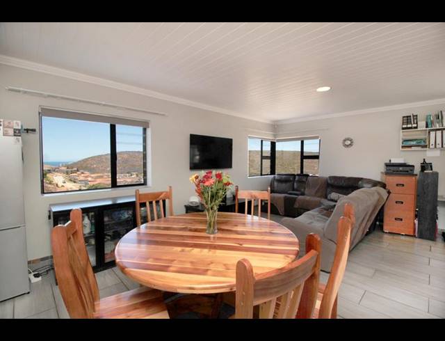 4 BEDROOM HOUSE FOR SALE IN ISLAND VIEW